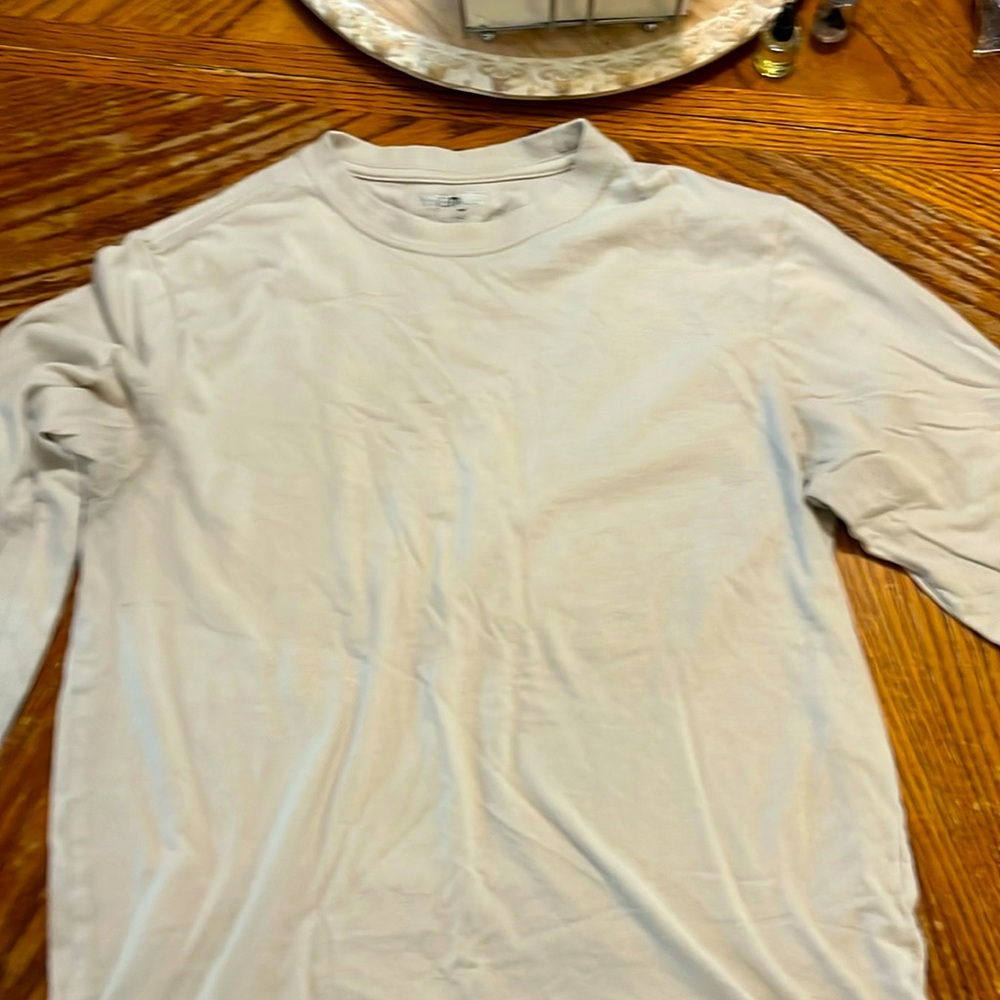 Men’s tan long sleeved Tshirt